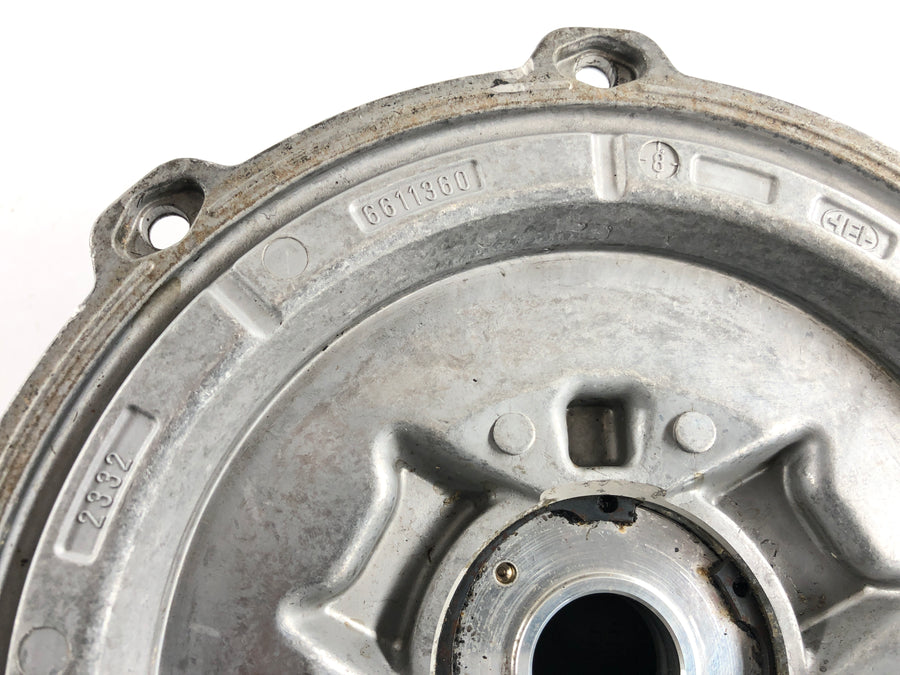 Can On The Spyder SM5 [2009] - Motor víko na levém víku vnější spojky