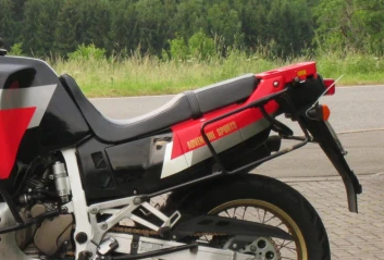 Honda XRV 750 Africa Twin [1990-1992] - Dopravce případů - 0