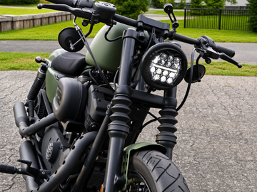 Harley-Davidson FXWG FXDWG FXST FXRT Road King Iron 883 Street Bob [MOTORIZE] - LED světlomet 5,75 palce