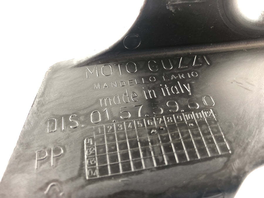 Moto Guzzi v11 [2001] - rámové opláštění horního tubulárního pláště pod nádrží