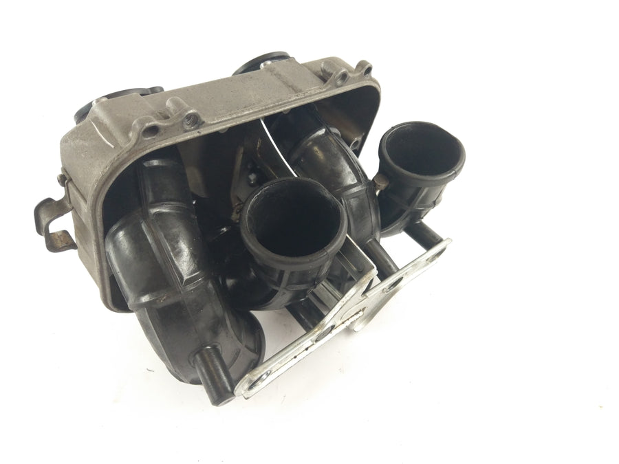 Honda St 1100 SC26 PAN Evropan [1990] - Příjem v karburátoru karburátoru