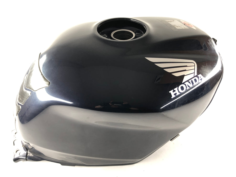 Honda VFR 800 RC46 [2005] - Benzínový nádrž na nádrž
