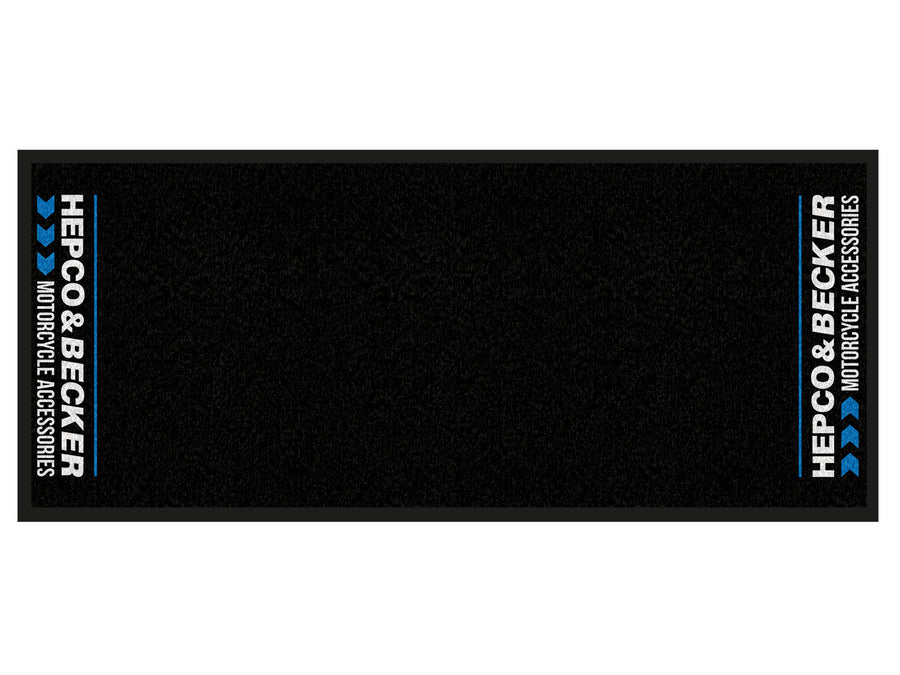 Teppich schwarz mit Hepco & Becker Schriftzug