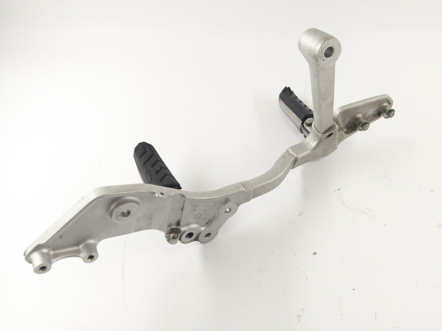 Moto Guzzi Stelvio 1200 4V [2008] - držák Rast Right Footrest