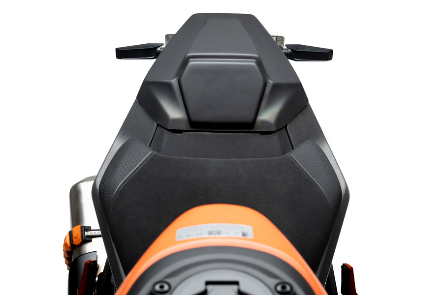 KTM 990 DUKE R [2025] – Zadní kapotáž – Karbonový vzhled