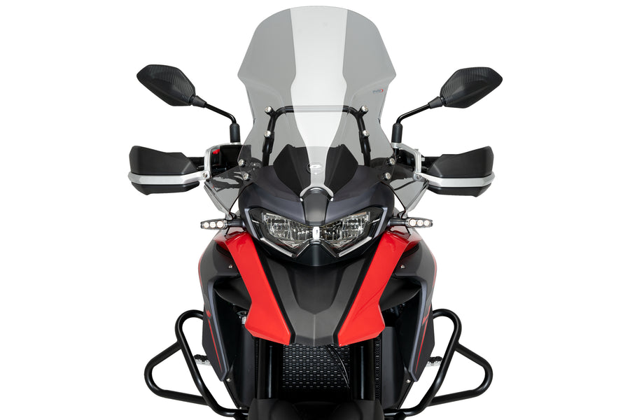 QJ SRT 700X ON ROAD [2025] – Prodloužený větrný deflektor – Černá