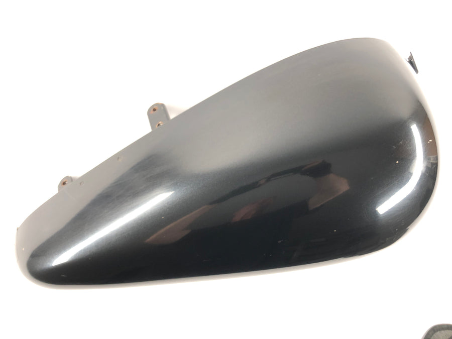 Suzuki Intruder VL 1500 AL [2000] - krycí kryt airboxu vpravo