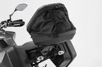 BMW R 1200 GS LC [SW-MOTECH] – Urban ABS varianta napínacího popruhu horního kufru s podlahovou vložkou