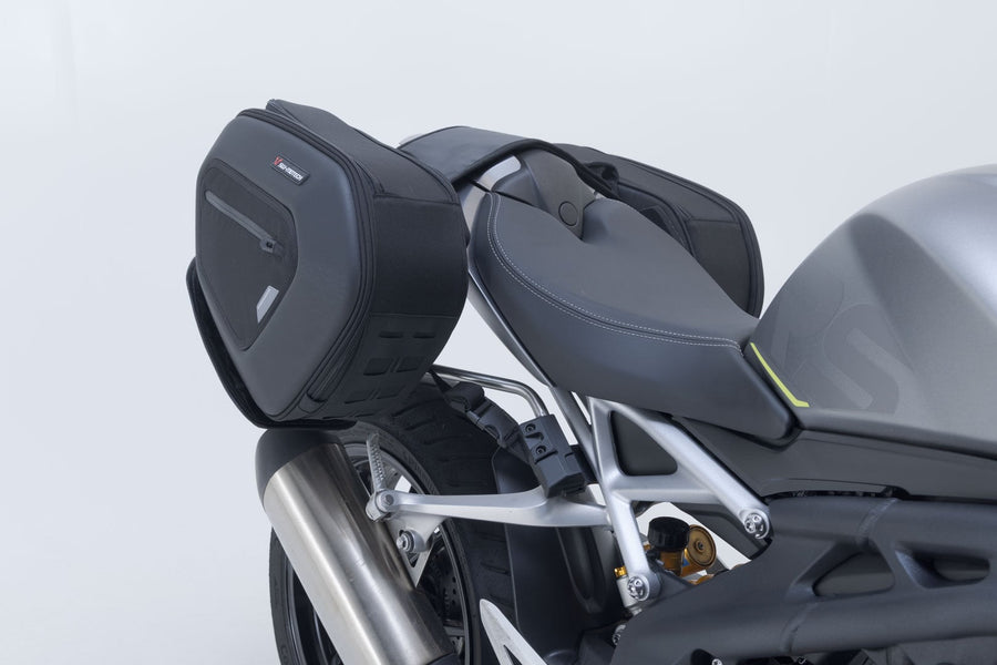 Triumph Speed Triple 1200 RR [2022-2025] - Sada sedlových brašen PRO BLAZE H s ochranou EDGE a tepelnou ochranou – obrázek 2