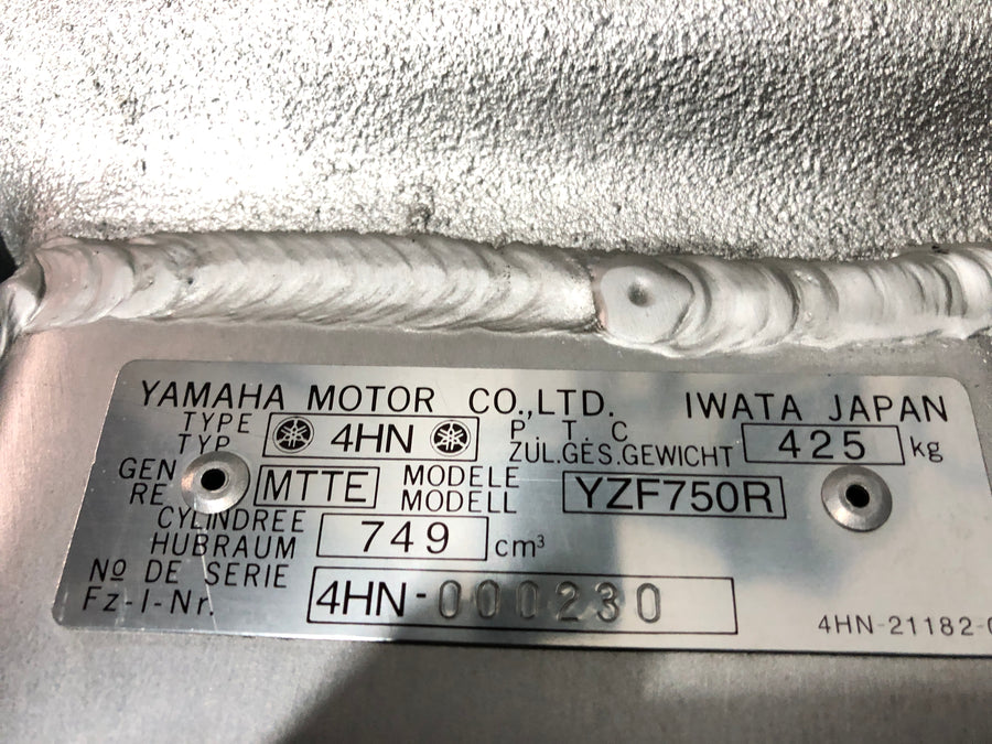 Yamaha YZF 750 R 4HN [1995] - rám s papíry