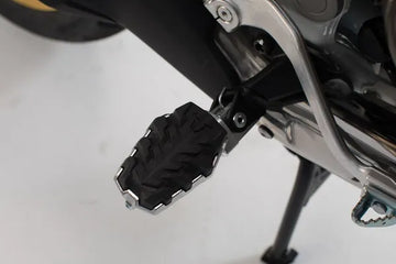 Moto Guzzi V 85 TT [SW-MOTECH] – Podnožka Evolution