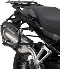 BMW F 900 GS Adventure [SW-MOTECH] – PRO boční nosič zavazadel