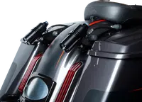 Harley-Davidson FLTRXSE 1977 Road Glide CVO 121 [2025] - Vnější držáky vzdáleného zásobníku REVO ARC Billet - Obrázek 8