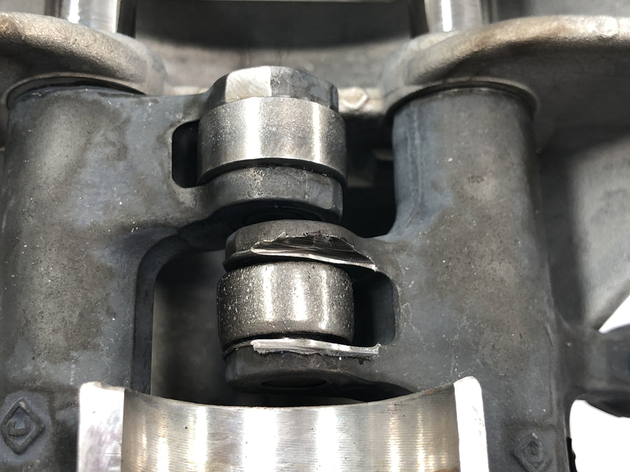 Husqvarna TE 610 H6 8AE [TE 570 H7] - pouzdro ovládání ventilu hlavy válců