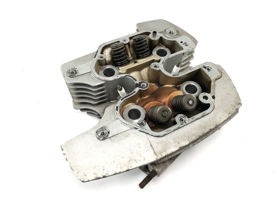 Yamaha XV 1600 Wild Star VP08 [2002] - sedlo ventilu ovládání ventilu hlavy válců vpředu