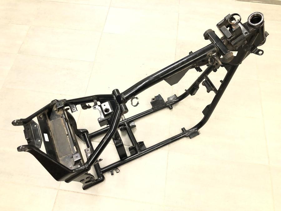 Yamaha XV 1600 Wild Star VP08 [2002] - Rám s papíry