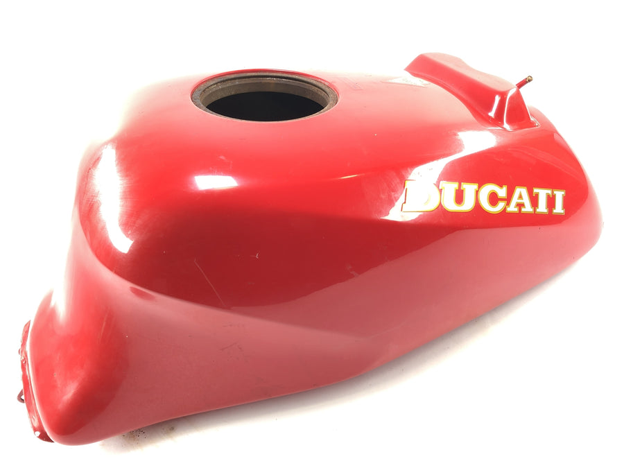 Ducati 900 SS [1991] - Poškozený nádrž na benzín musí být svařován