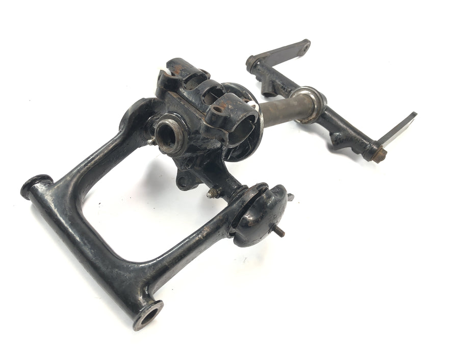 DKW NZ 250 [1938] - Svorky přední vidlice vpředu