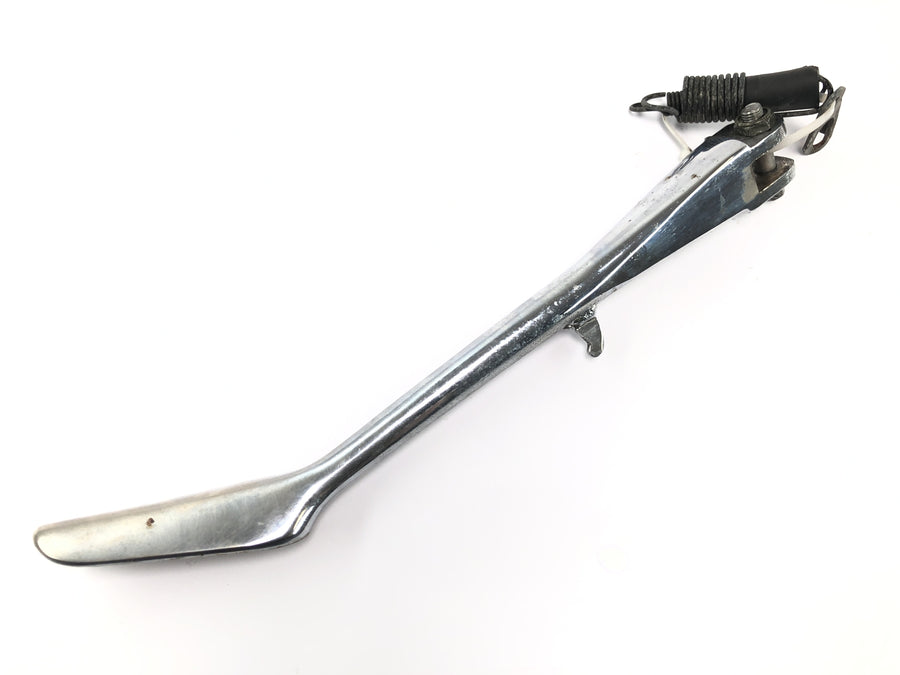 Yamaha XV 1600 Wild Star VP08 [2002] - Boční stojan s pružinovým bočním opěrným stojanem