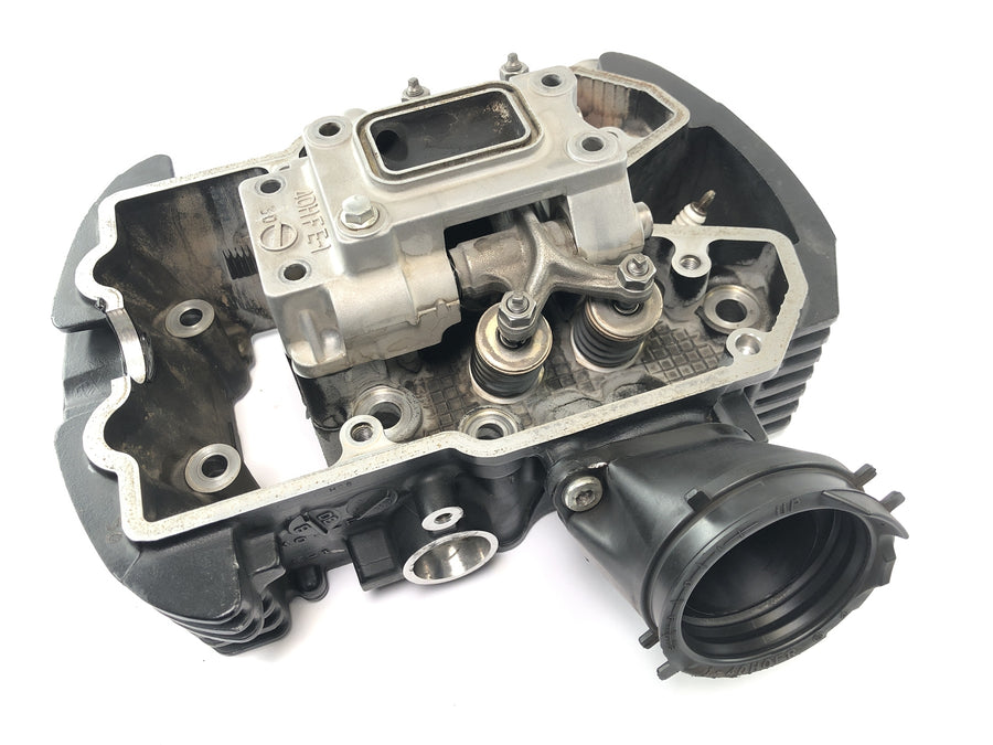 Suzuki VZ 1500 WVCU [2011] - hlava ventilu hlavy válců