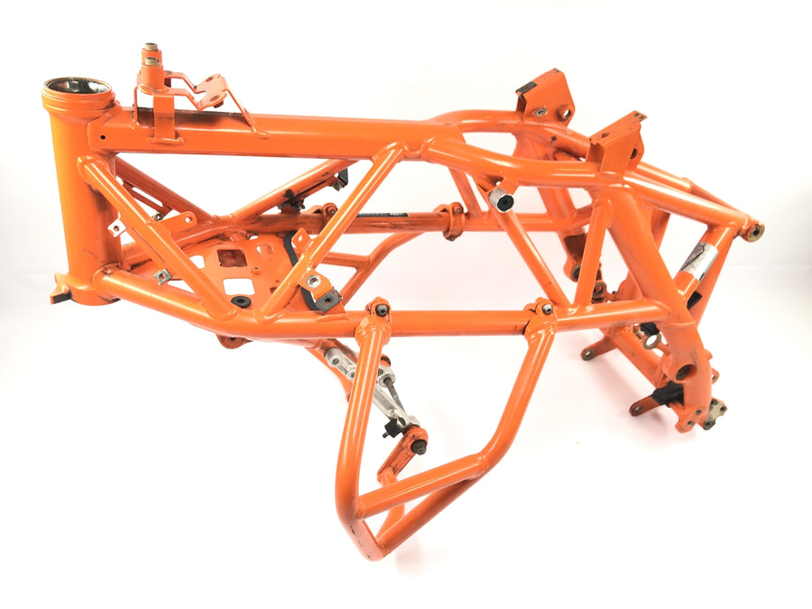 KTM Duke 690 A3 [2012] - Rámový podvozek hlavního rámu s papíry