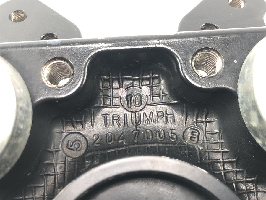 Triumph Bonneville T100 986MF [2012] - Hlavový most řízení s horní svorkou