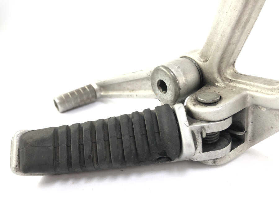Ducati 900 SS [1991] - Footrest řidiče na levé a ozubené páce