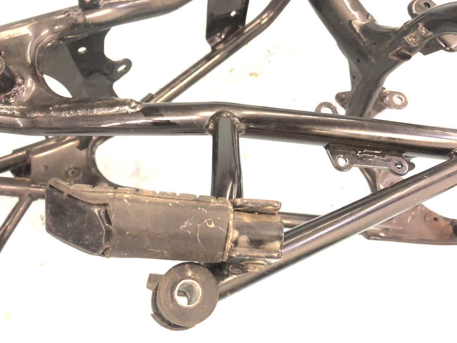 Honda CB 750 RC42 [1996] - rám s papíry