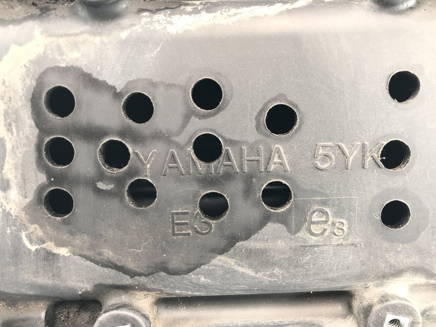 Yamaha MT 03 RM02 [2007] - skříň vzduchového filtru skříň vzduchového filtru airbox