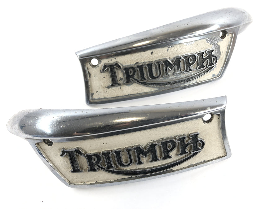 Triumph Bonneville T140V [1976] - Emblems tankové značky na pravé a levé sadě