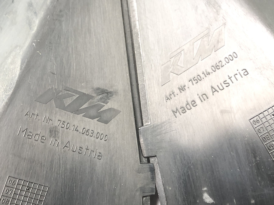 KTM 690 SM Prestige [2007] - Boční kryt plastové sady plastových krytí pár