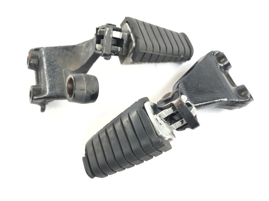 Yamaha V Max 1200 2we [1996] - Footrest řidiče s držákem na levé a pravé noze