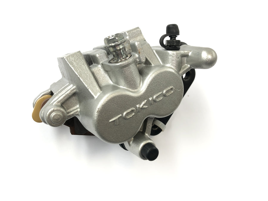 Kawasaki VN 1600 Classic VNT60A [2007] - Brzdový třmen Tokico přední pravý