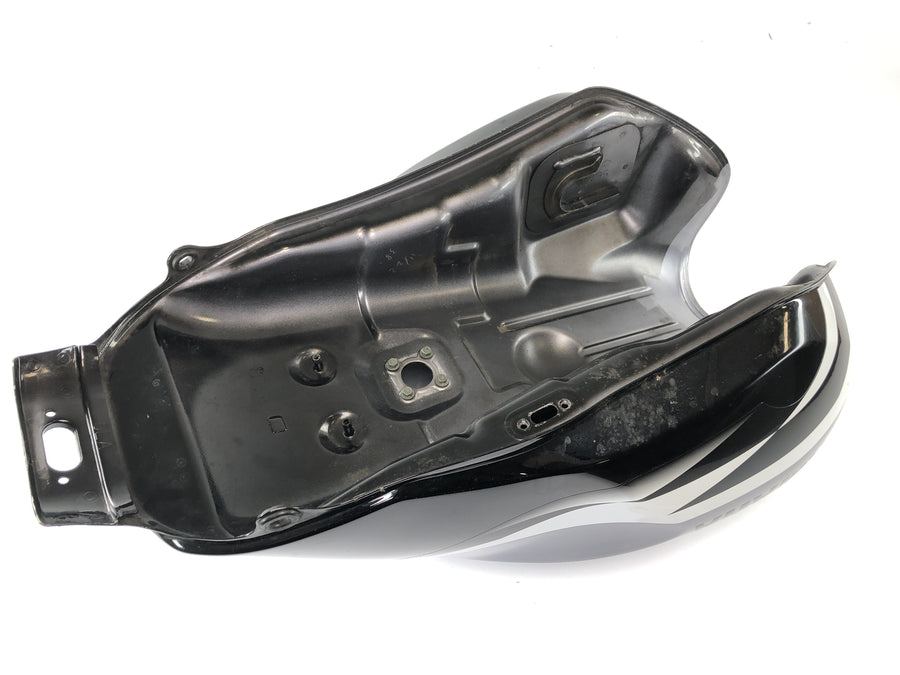 Yamaha XJR 1300 RP06 [2002] - Nádrž benzínová nádrž palivová nádrž