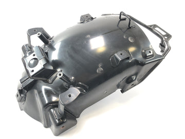 Suzuki VZ 1500 WVCU [2011] - vnitřní obložení blatníku zadní blatník