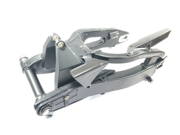 Honda CBR 1000 RR SC57 [2006] - Kyvné rameno zadního kola s kyvnou nápravou