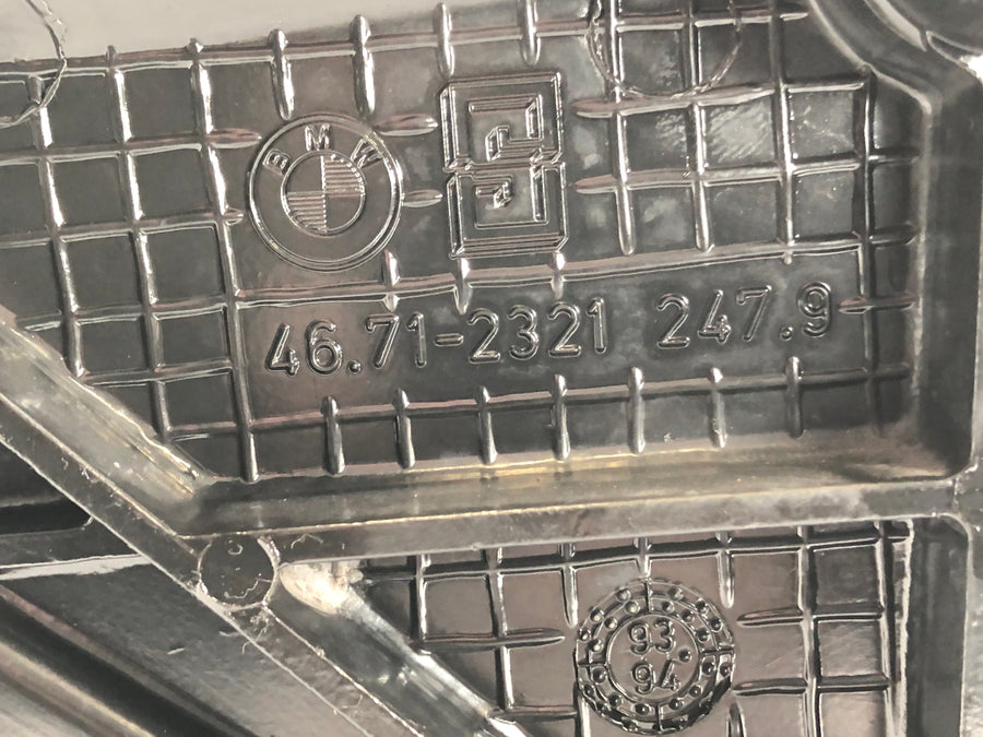BMW K 1100 LT [1991] - Plate na nohou vlevo s brzdovou pedálovou nohou