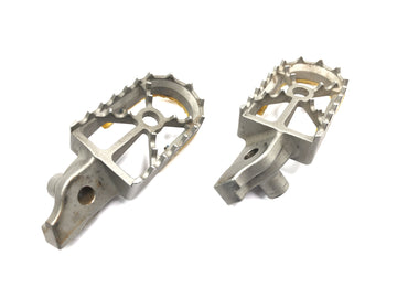 Suzuki RM Z 250 RJ41A [2007] - Stupačky Stupačky řidiče pár hliník