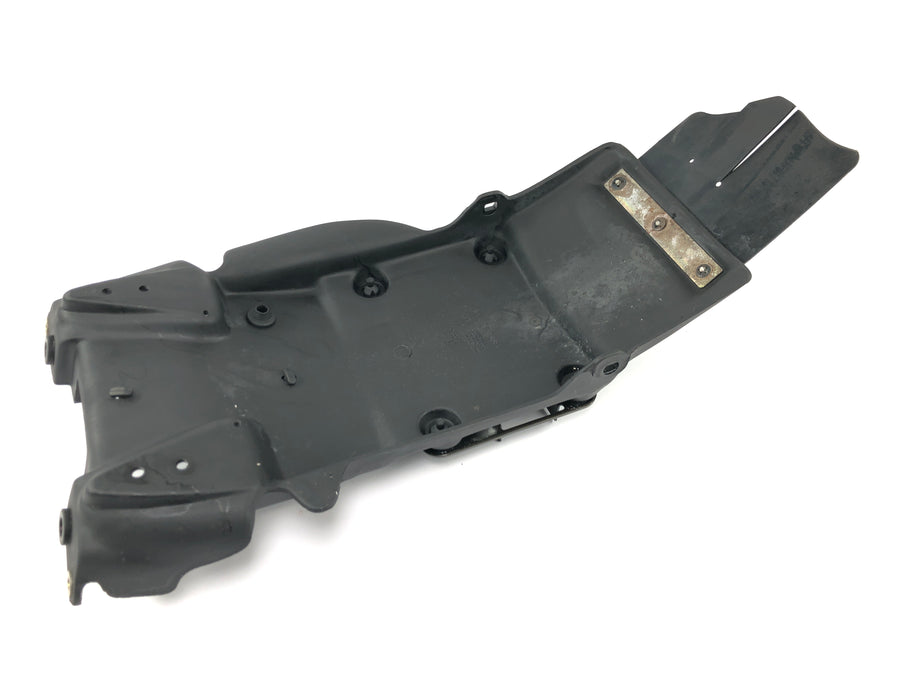 Cagiva Planet 125 [1998] - vnitřní zástěrka zadního blatníku zadní spodní konstrukce