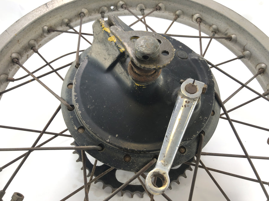 Yamaha XT 500 1U6 [1981] - Ráz zadního kola s brzdovým bubnem