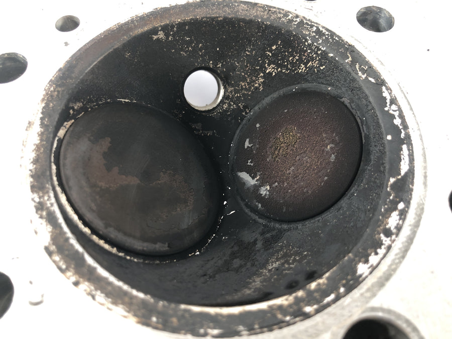 Moto Guzzi V11 Sport [1999] - hlava ventilu hlavy válců pravá