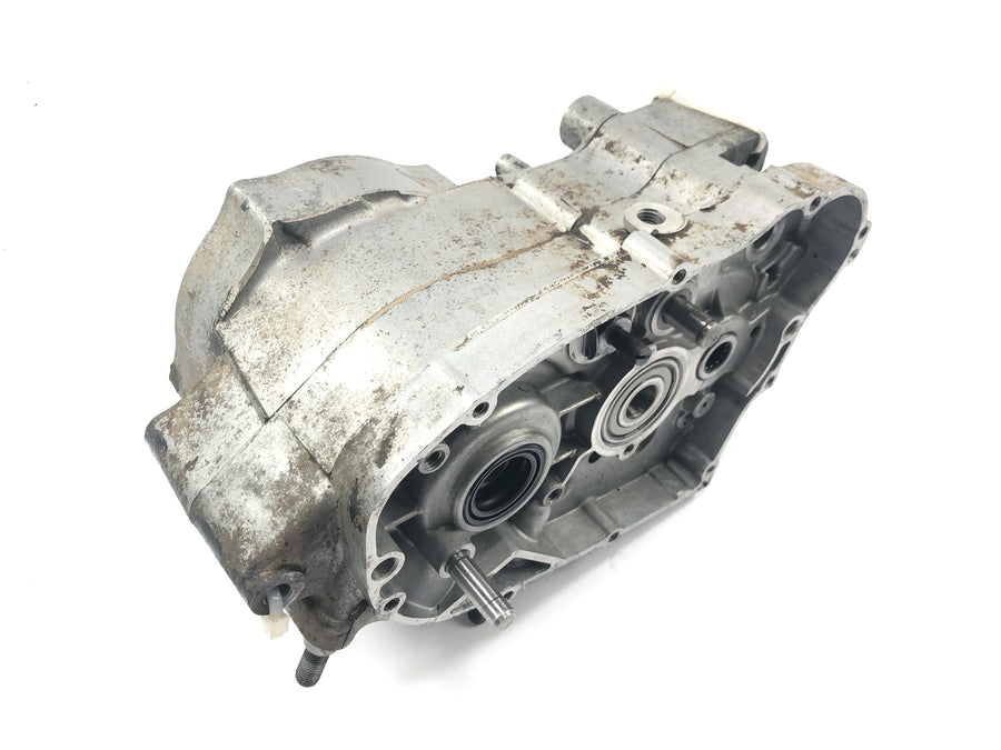 Yamaha DT 175 2K4 [1982] - Skříň motoru poloviny skříně klikové skříně bloku motoru