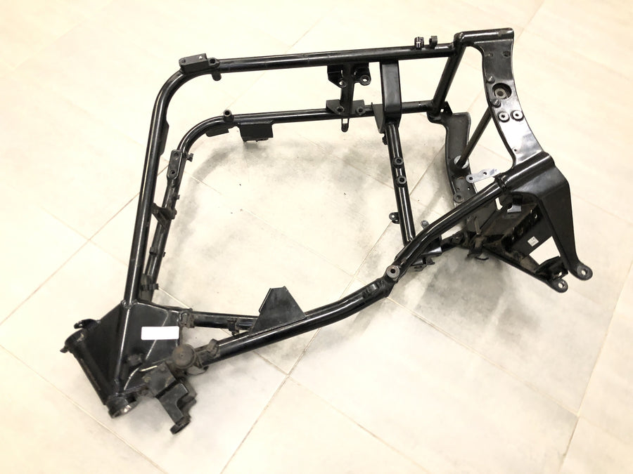 Yamaha XV 1600 Wild Star VP08 [2002] - Rám s papíry