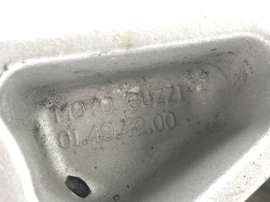 Moto Guzzi V11 Sport [1999] - spona spodní vidlice, hlavový most řízení