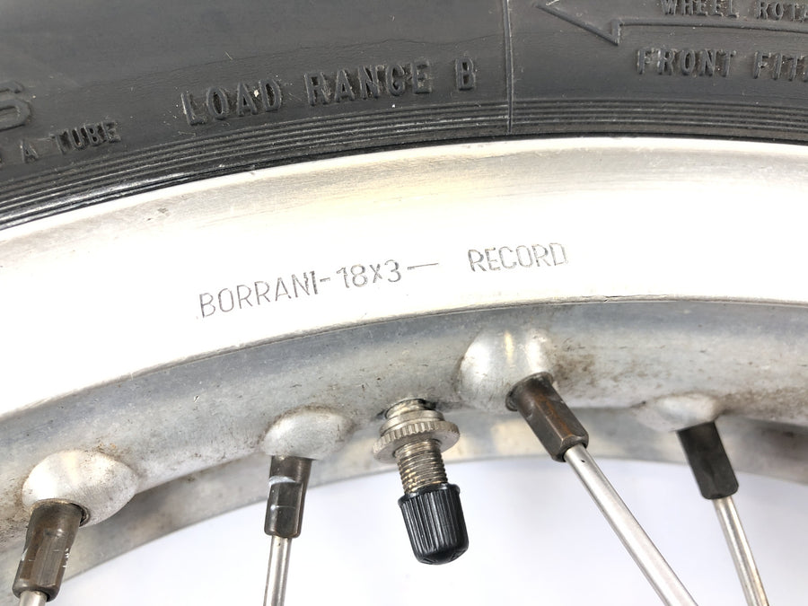 Moto Guzzi V7 Special [1971] - paprskové kolo zadního ráfku Borrani 18x3
