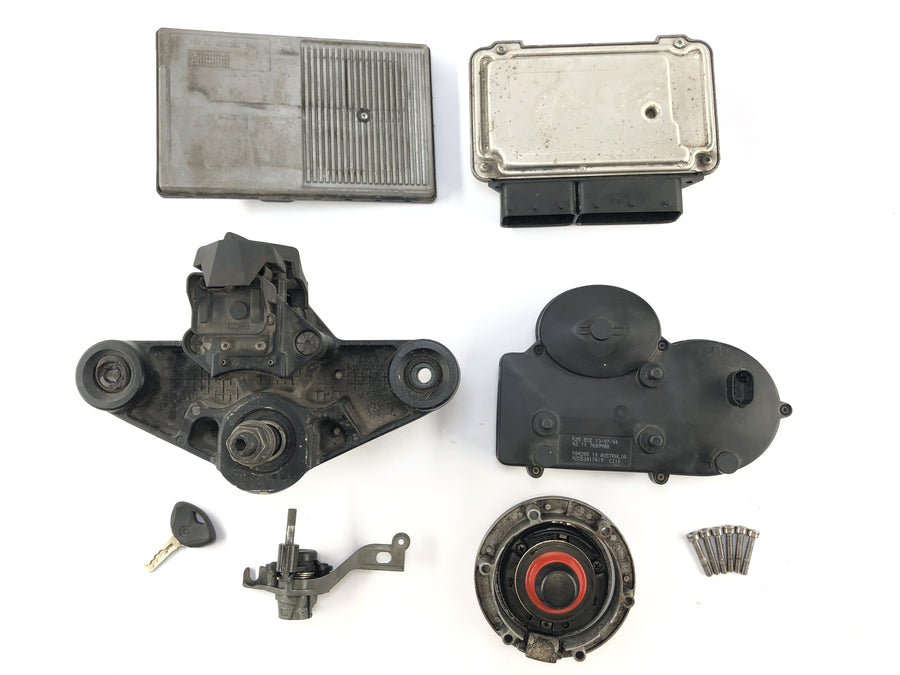 BMW R 1200 GS R12 K25 [2003] - zámečník s imobilizérem Gabel Bridge nad kokpitem zámku CDI Tank Lock