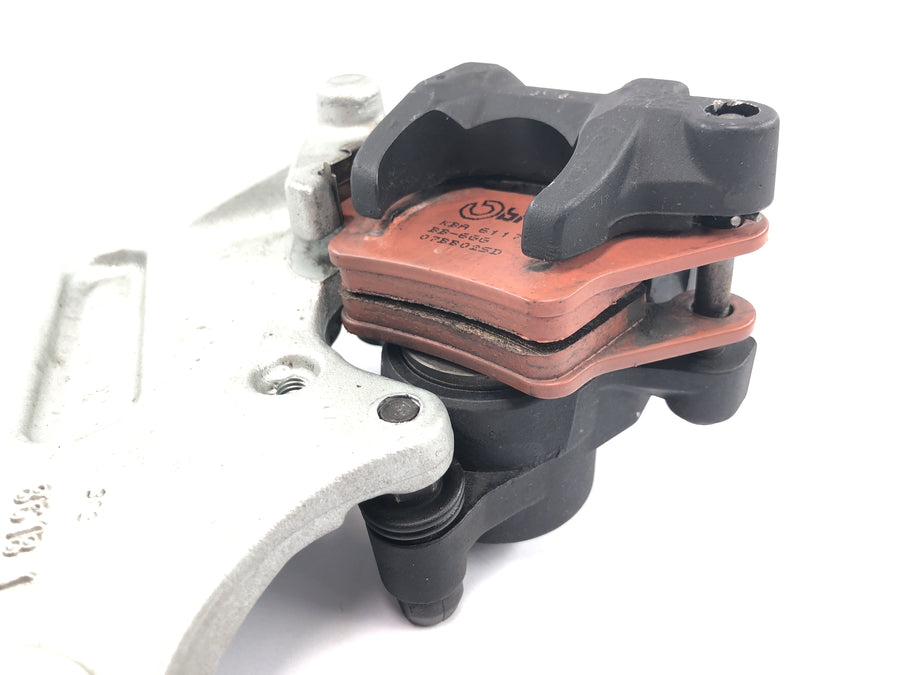 Yamaha MT 03 RM02 [2007] - Třmen zadní brzdy Brembo s držákem