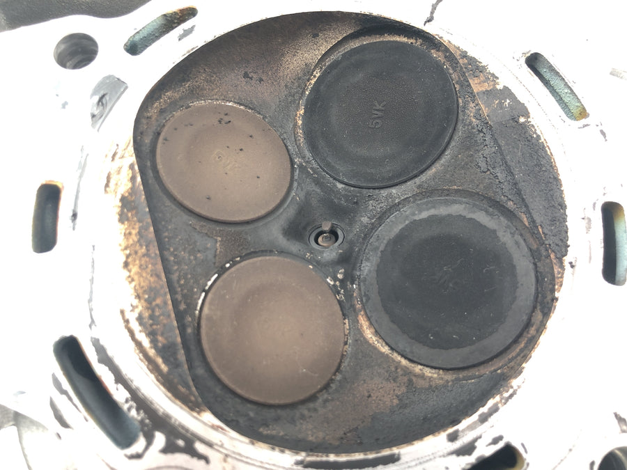 Yamaha MT 03 RM02 [2007] - skříň ovládání ventilu hlavy válců skříň vačkového hřídele