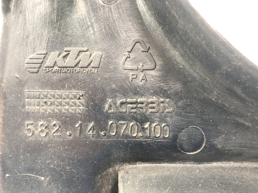 KTM 640 Adventure LC4 [2001] - kapotáž kokpitu, kryt palubní desky, držák přístrojů