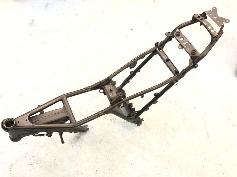 Yamaha XT 660 DM01 [2004] - rám s papíry